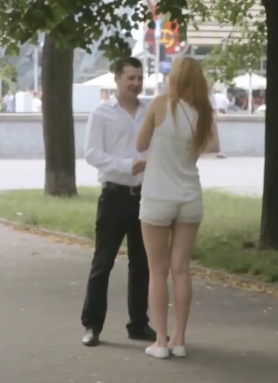 Rozmowa w cieniu drzew